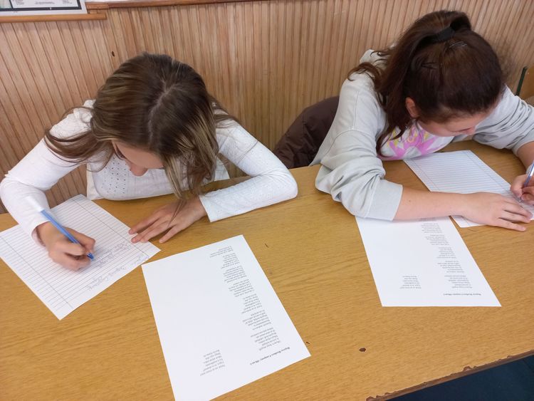 Az írásod te magad vagy - Szépíróverseny a Hikmanban