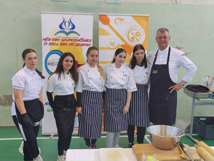 Sztárséf főzött a Hikman iskola egészségnapján